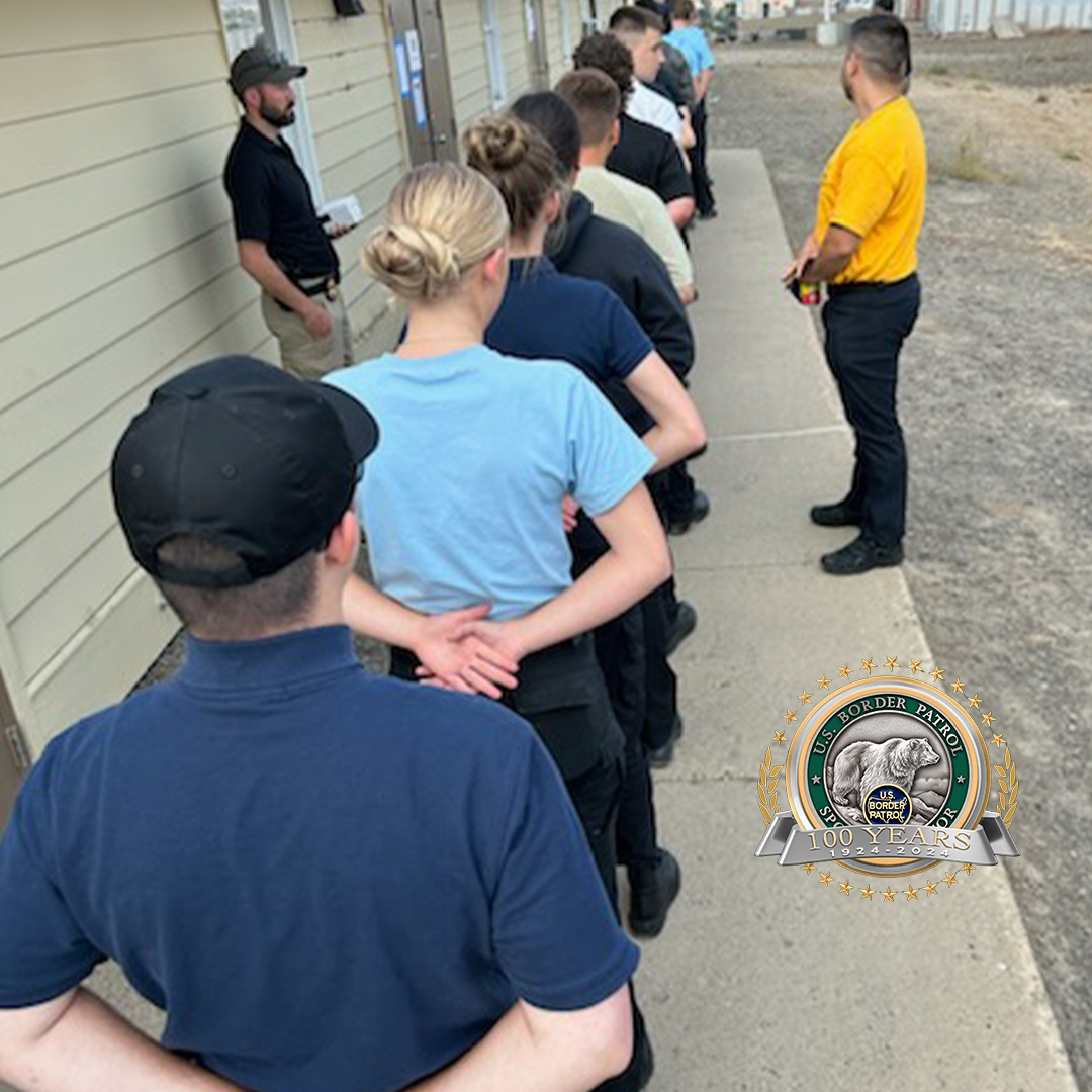 USBPChiefSPW's tweet photo. #BorderPatrol #SpokaneSector #ExplorerProgram attending Law Enforcement #ExplorerAcademy
Join our team. For more information visit: https://t.co/pBbqaQ7iJZ
#HonorFirst https://t.co/6L9iefI12w