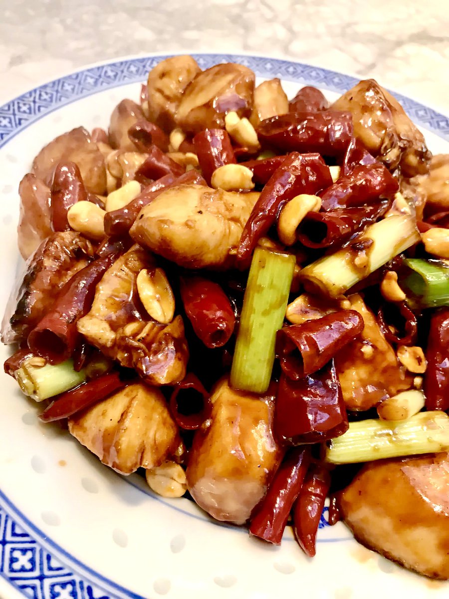 LilianHiw's tweet photo. Chinese cookery class coming up on Friday 6/9. We start at 10am with a freshly shaken FireCracker welcome mocktail, cook these dishes and sit for lunch together finishing at 1.30pm. https://t.co/O2I3d0Za02
.
#cookinglesson
#giftvoucher
#cookingschool
#burystedmunds
#asianfood https://t.co/QQeEaQkfw4