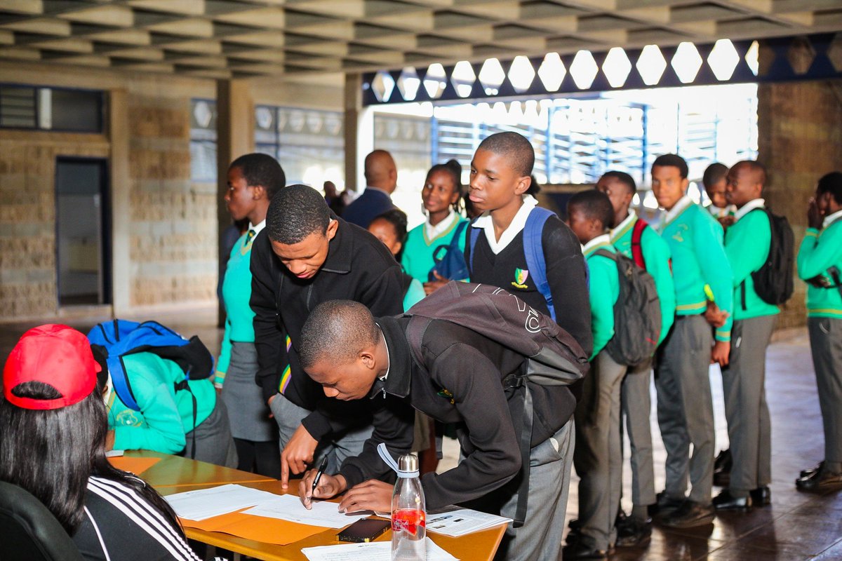 ASIT_RSTP's tweet photo. Finally , the day we've been waiting for is here. We are at SIMPA Matsapha for the STEM EXPO today.
Students are exhibiting their innovative projects and  you can tell that the future is looking brighter with these great minds.

#STEMExpo2024 
#stemcareersNskills https://t.co/QnU5pFe2vz