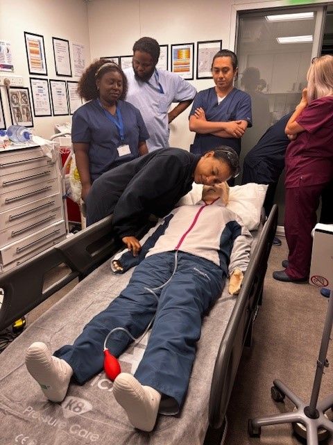 InHealthGroup's tweet photo. This week we held our first ‘Emergency Scenario’ training with an Endoscopy team at our Birmingham mobile unit! Our Group Resuscitation Lead and Head of Nursing for Endoscopy, provided training on what to do in difficult patient situations, such as resus or choking.#WeAreInHealth https://t.co/ALtIT4Vm0u