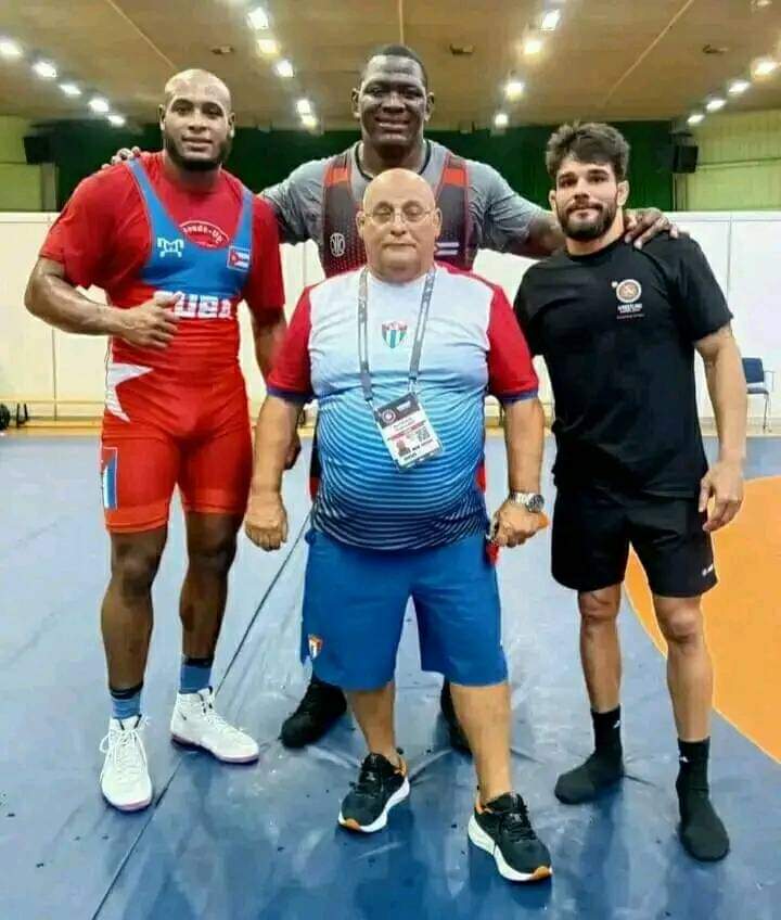 agnes_becerra's tweet photo. Equipo de campeones que engrandece a #Cuba 🇨🇺 
#CubaInspira https://t.co/Ul8nTJc6dM