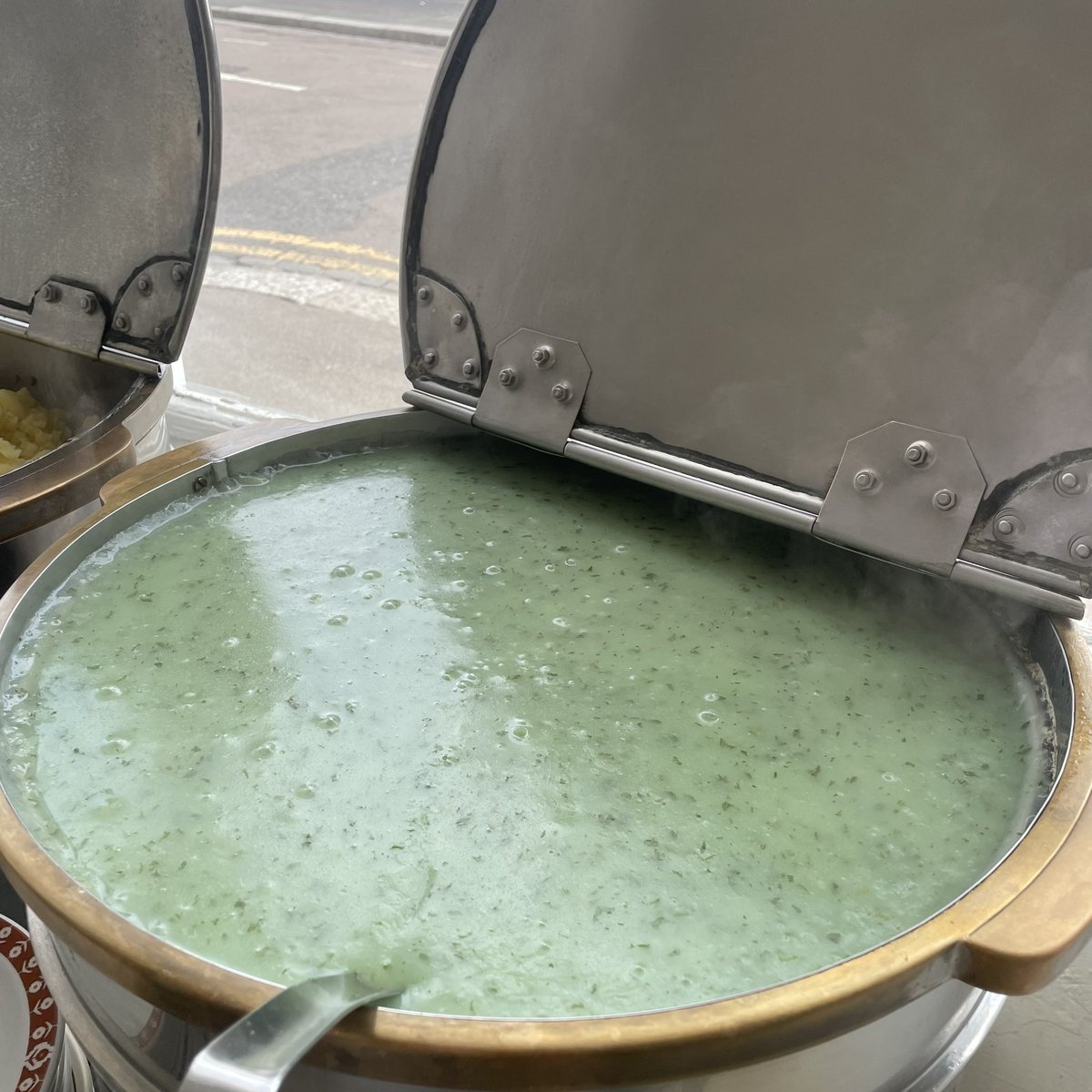 piemashshop's tweet photo. What a beautiful sight 😍😋

Cans all filled ready to kick off a busy weekend ahead 🙌

#pieandmashandliquor #leytonorient #londonfoodguide #piemash  #westham https://t.co/2NdODCDEfg