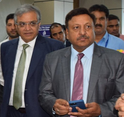 RisingKashmir's tweet photo. J&K Assembly #elections: #ExactPoll dates after final security requirement review in Delhi, Says CEC Rajeev Kumar
@ECISVEEP
https://t.co/jasJwpcGqA https://t.co/BwdOV9DQme