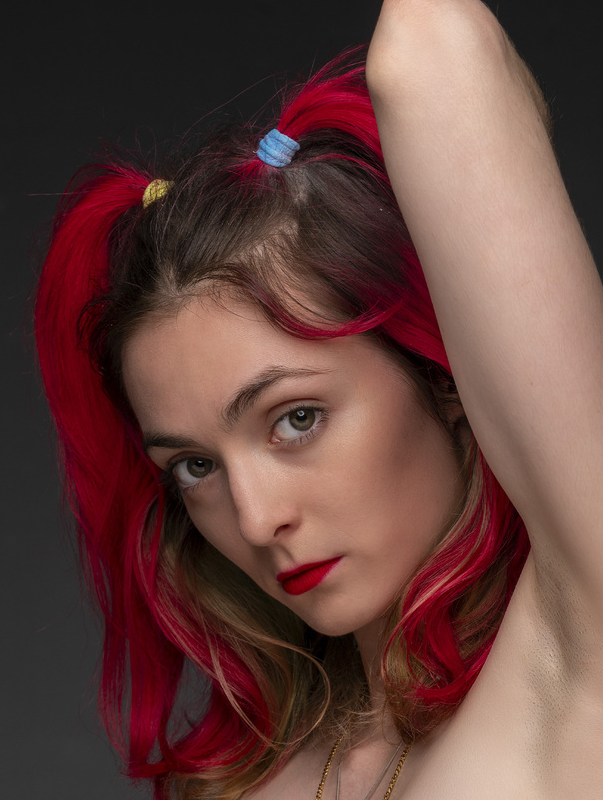 LilyBlack1000's tweet photo. Wooohooo finally have a cool headshot! 😍💯
#model #modelling #photography #photoshoot #instagram #pose #headshot #redhair #red #smoulder #hazeleyes https://t.co/2nCkXRTH7Q