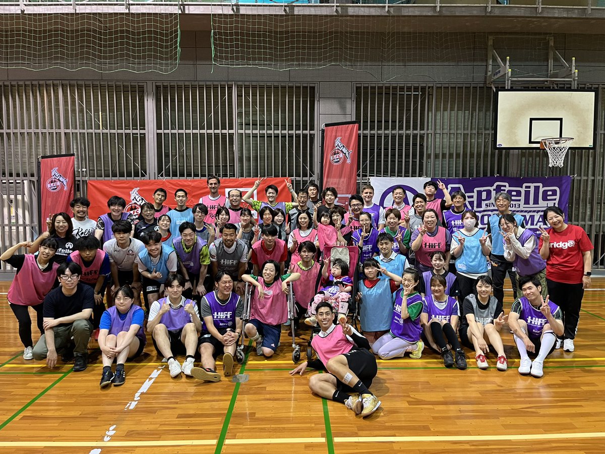 youtu.be/5ylkmnpwsks?si…

ウォーキングフットボール

フットサル

サッカー

ボール１つで繋がるそして
蹴る日が最高でした！

#ウォーキングフットボール#インクルーシブ#楽しい#運動不足解消#笑う