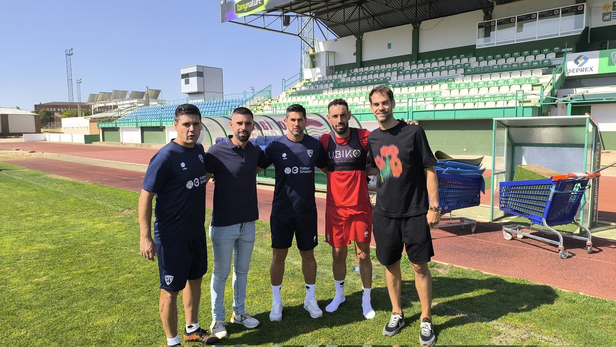 Cuanto genio junto..
<a href="/Gusvva8/">JGB (Gus)</a> 
<a href="/javispb4/">javi sanchez</a> 
<a href="/Angelpajuelo6/">Angel Pajuelo Zazo</a> 
<a href="/rafaocdd/">Rafa Ocaña</a> 
<a href="/JmCalderon/">José Manuel Calderón</a> 

Sois más grandes que el parque del Rodeo 😂🤗