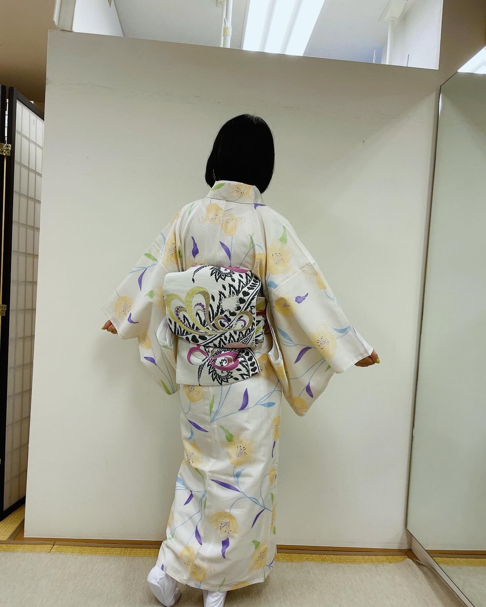 gacchy0903's tweet photo. 初めて帯までお着物自分で着てみました💜
工程がたくさんあって本当に1人で着れるようになるか不安ですが、頑張ります🥰

#着付け教室
#初めて帯まで着付け https://t.co/Y10hrCihl5