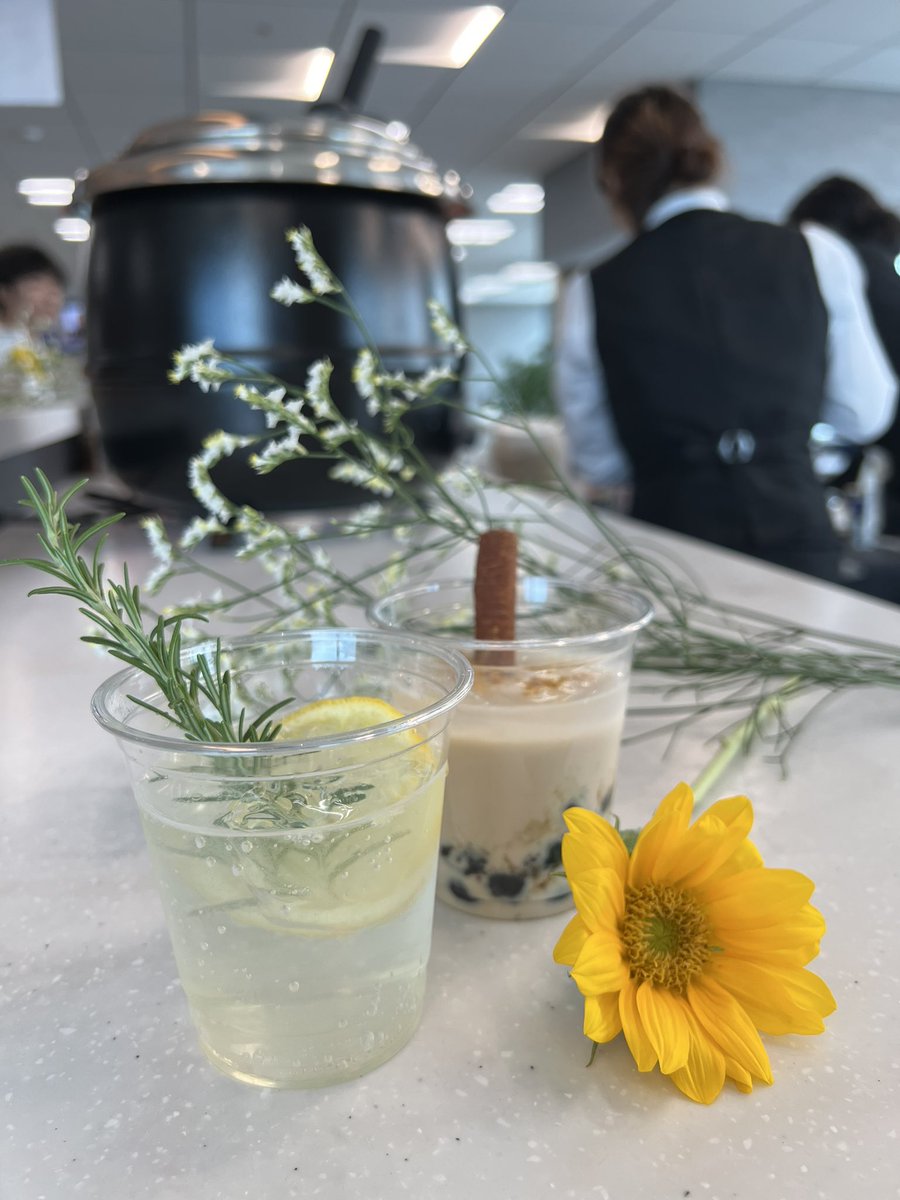 green_dining's tweet photo. オフィスでオーダーメイドなスペシャル・オリジナルドリンク🥤

Special, original drinks tailor-made for your office 🥤

@green_dining 

#オーダーメイド #スペシャルドリンク 
#officecatering #specialdrink #greendining 
#chefservice https://t.co/UjikibiSnx