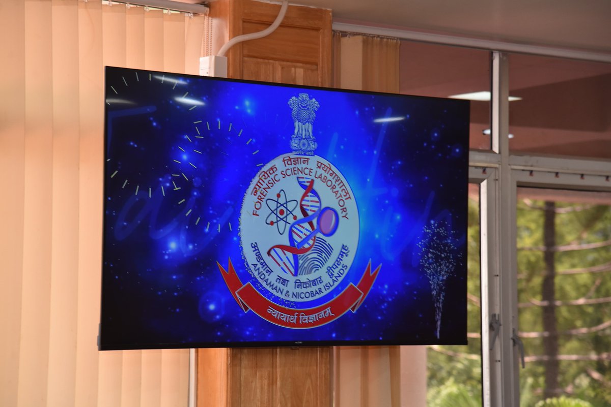 AndamanPolice's tweet photo. UNVEILING THE FUTURE OF FORENSIC SCIENCE!

Director General of Police, Shri Devesh Chandra Srivastva, IPS, launches the new logo for Forensic Science Laboratory, Andaman & Nicobar Islands and newly designed T-Shirts for Forensic Experts.

The sleek design embodies excellence, innovation, and a commitment to advancing forensic techniques.

A milestone for the lab, which has already made history as the first UT to implement e-forensics and go paperless!

New logo, new T-shirts, new chapter for FSL! 

#ForensicScience #AndamanNicobar #Police #Innovation

फोरेंसिक विज्ञान के भविष्य का अनावरण!

पुलिस महानिदेशक, श्री देवेश चंद्र श्रीवास्तव, आईपीएस, ने फोरेंसिक विज्ञान प्रयोगशाला, अंडमान और निकोबार द्वीप समूह के लिए नया लोगो और फोरेंसिक विशेषज्ञों के लिए नई डिज़ाइन की गई टी-शर्ट लॉन्च की।

सुंदर डिज़ाइन - उत्कृष्टता, नवाचार और फोरेंसिक तकनीकों को आगे बढ़ाने की प्रतिबद्धता को दर्शाता है।

लैब के लिए एक मील का पत्थर, जिसने पहले ही ई-फोरेंसिक को लागू करने और  पेपर रहित होने वाले पहले यूटी के रूप में इतिहास बनाया है!

नया लोगो, नई टी-शर्ट, FSL के लिए नया अध्याय! 

#फोरेंसिकसाइंस #अंडमाननिकोबारपुलिस