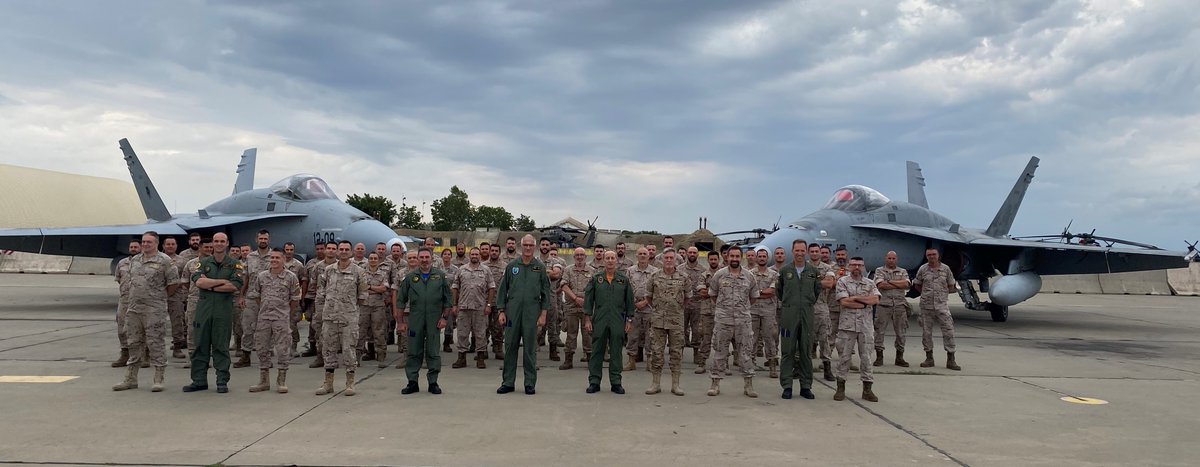 SpainNATO's tweet image. 🇪🇸 #DATPaznic 🪖 takes the leadership of at @NATO’s Air Policing mission in the Eastern flank . 

#WeAreNATO @EjercitoAire @EmbEspBucarest 

📸 @EMADmde