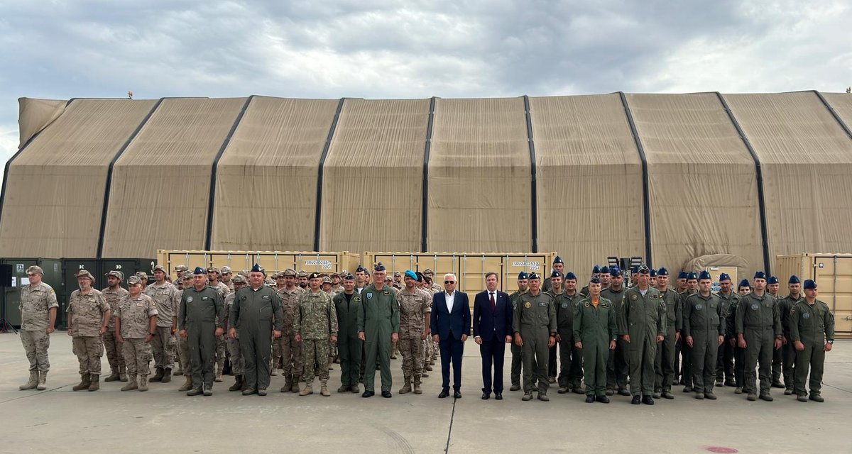 SpainNATO's tweet image. 🇪🇸 #DATPaznic 🪖 takes the leadership of at @NATO’s Air Policing mission in the Eastern flank . 

#WeAreNATO @EjercitoAire @EmbEspBucarest 

📸 @EMADmde