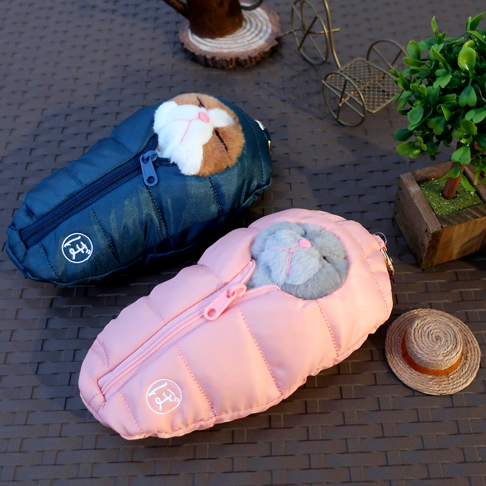 naito_design's tweet image. ぼうねこ達のお盆休みは、寝てばかり…？！💤

#ぼうみたいなねこ #寝袋 #ぬいぐるみ #ぬい撮り