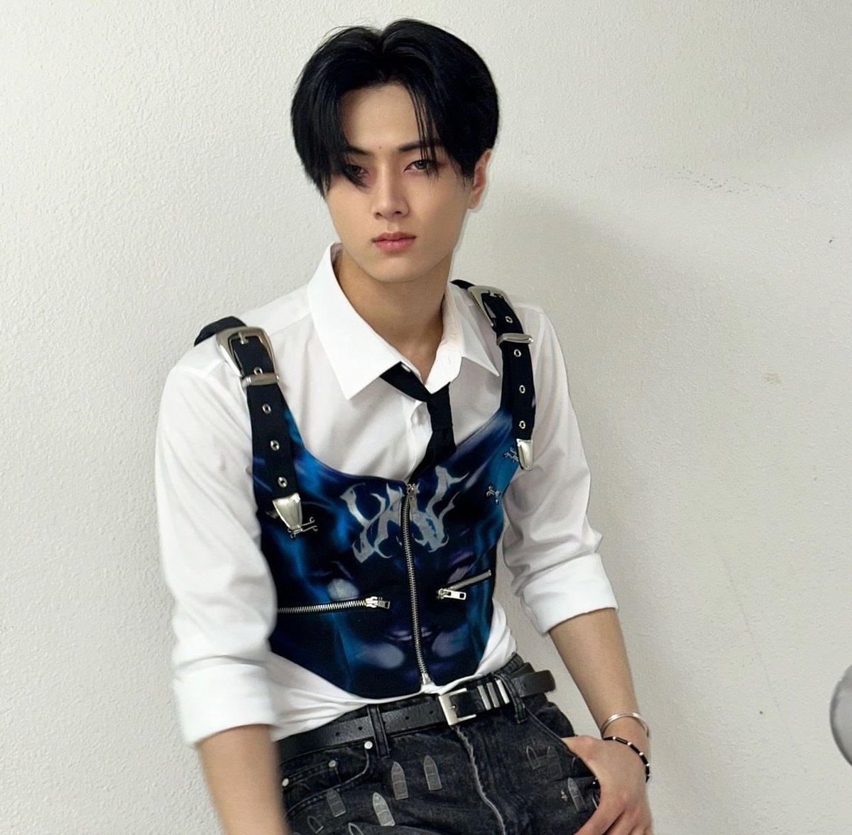 jaythinkerr's tweet image. pogi