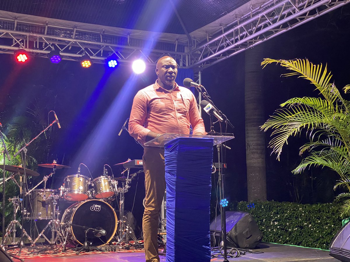EmbStVincent_ve's tweet photo. La misión diplomática venezolana en San Vicente y las Granadinas @FPerezSantana asistió a la Ceremonia de clausura de la Cumbre de la Juventud organizada por el Consejo Asesor  del Primer Ministro sobre la Juventud. 
Durante la actividad el Primer Ministro de SVG, Ralph Gonsalves felicitó al Consejo y aseguró que es “desde su lanzamiento en octubre del 2023 han hecho un trabajo extraordinario los 230 miembros del Consejo… hoy podemos asegurar que es una institución increíble consolidada a un mayor nivel en SVG” destacó. @CancilleriaVE @yvangil @mofa_svg