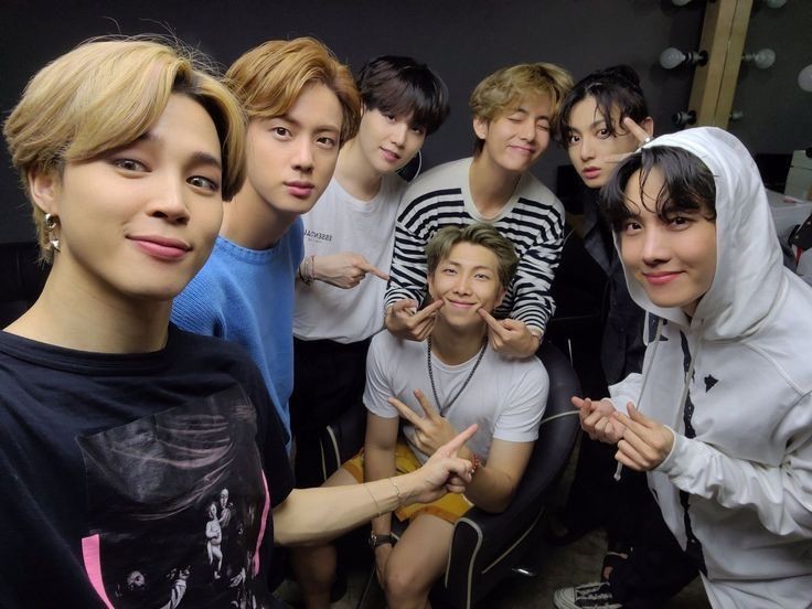 thvdiary7's tweet photo. BTS IS 7
BTS IS SEVEN
WE LOVE YOU BTS
BORAHAE BTS
APOBANGPO https://t.co/kru5FZOmsB