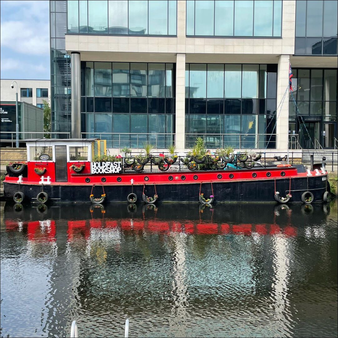 For National Book Lovers Day we just had to recommend one of Leeds hidden gems - <a href="/holdfastleeds/">Holdfastleeds</a> a bookshop on a barge! ⚓

Discover your new favourite book on a history rich boat in the heart of Leeds Dock! 📖

#bracken #bracken #leedsdock #books #holdfast #holdfastbookshop