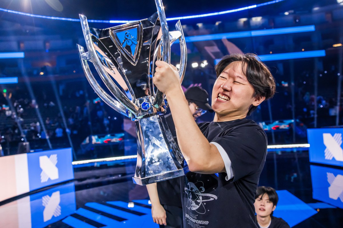 lolesports's tweet image. KT when it&apos;s time to face GEN: