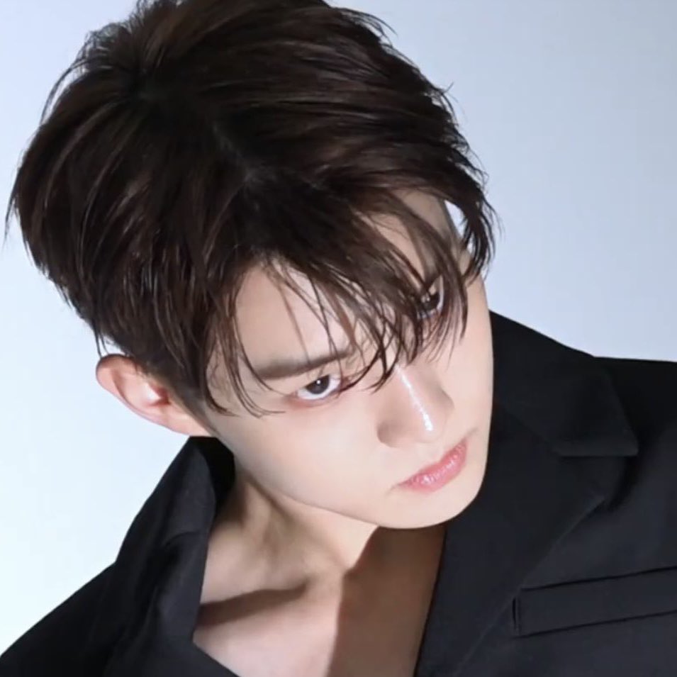 903readyfor_'s tweet photo. #선큐
섡우 여태 여자만 만나서
형이 하는 말 의도대로 안 따라줄 거 같음

짜증나게 하지 말고 가
                                               혀엉
…
                                                 …
…?
뭐 해 꺼지라고
                                아 진짜 꺼지라는 거였구나 https://t.co/uMf8EC1ksT