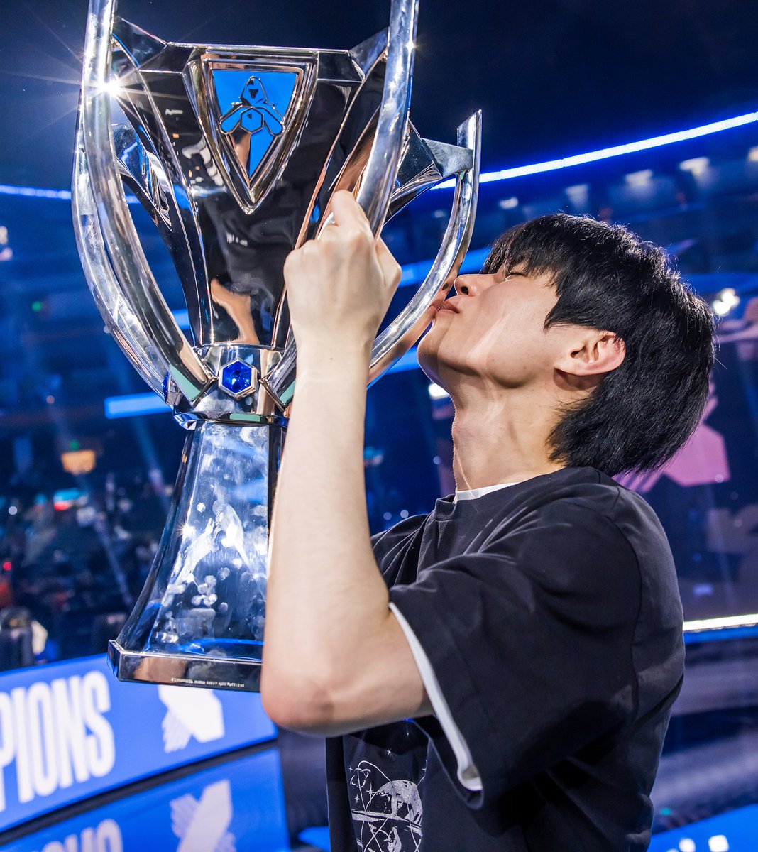 lolesports's tweet image. KT when it&apos;s time to face GEN: