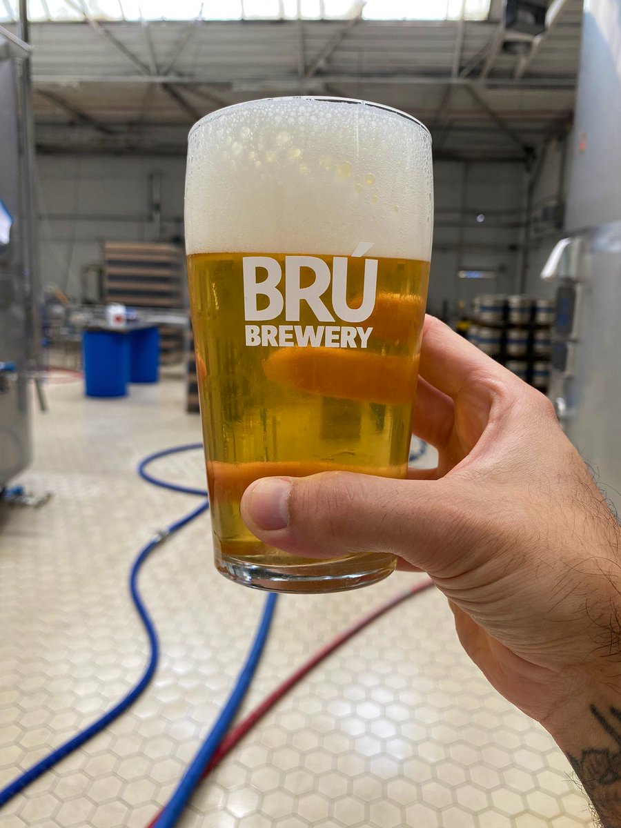 Happy BRÚ Friday! 

We have a fresh batch of our beloved gluten-free BRÚ Lager looking gorgeous and bright as always. 

Find bottles in good off licences around Ireland or get a refreshing pint of BRÚ Lager to enjoy this weekend!

#irishcraftbeer