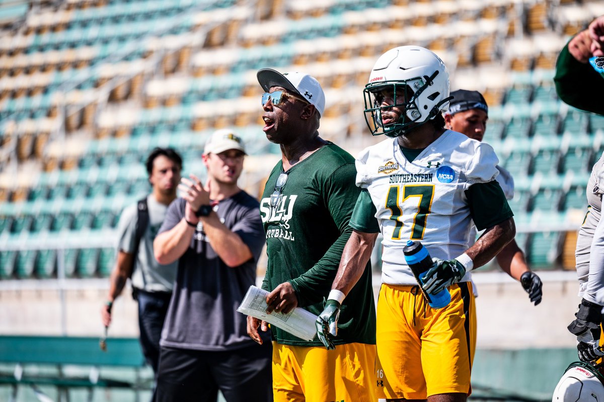 All that glitter is not gold… #FridayFocus
Attention to details is essential… Don’t be fool by the leprechaun… Work is work!!! You understand now?  Grind through it!!! #JustLikeThat #SGTS 
#SLU🏉