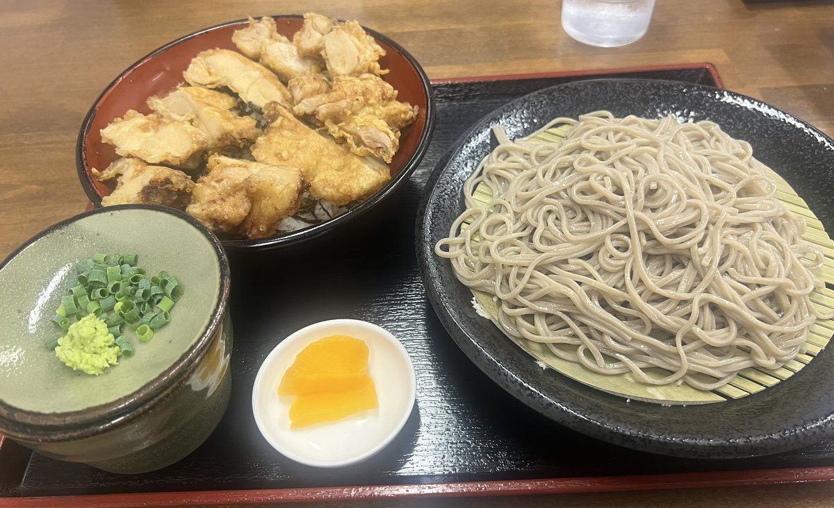 kujiyoshi_'s tweet photo. 暑い日は…てんや率高め
明日まで仕事でそこから15日までとりあえず休みやけど11日は仕事しないとヤバ気がする…

#てんや
#美味しい https://t.co/Es3Q4oz4MP