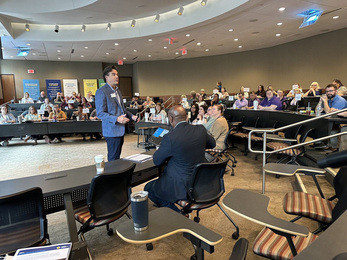 PeteNajera1's tweet photo. I’m feeling more prepared to support those Kansans in need after completing “Lead For Change” at the @TheKLC with my fellow colleagues in the KS Assn of United Way. Together, we cover all 105 counties of our state and advocate for those without a voice. #LiveUnited https://t.co/70BsyDWViI