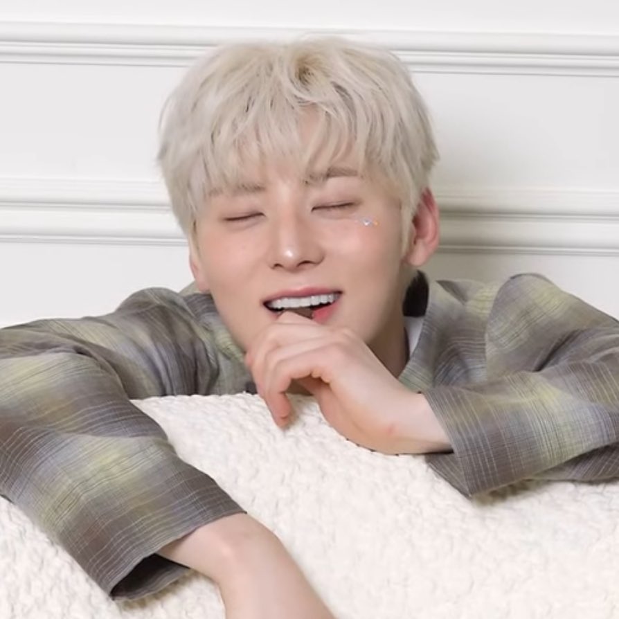 너무보고싶어 ㅠㅠㅠ