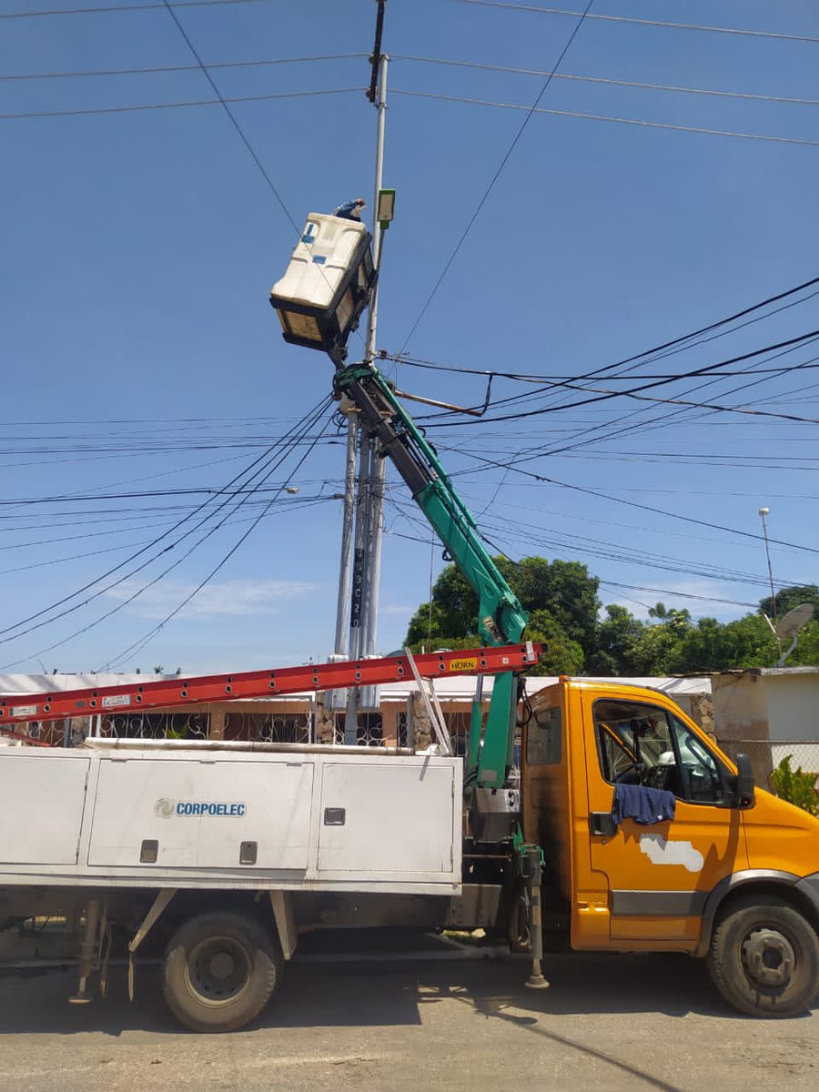 Manuel Estrada (@estradacandanga) on Twitter photo Seguimos atendiendo a nuestro pueblo como lo indico nuestro Presidente <a href="/NicolasMaduro/">Nicolás Maduro</a> y está semana #Corpoelec le instalo el transformador nuevo a las Comunidades de Mariscal Sucre, Adelis Molina, Tierra Santa y Campo Alegre 2 en la Pq #Libertad.
Municipio #Lagunillas Edo #Zulia Seguimos atendiendo a nuestro pueblo como lo indico nuestro Presidente <a href="/NicolasMaduro/">Nicolás Maduro</a> y está semana #Corpoelec le instalo el transformador nuevo a las Comunidades de Mariscal Sucre, Adelis Molina, Tierra Santa y Campo Alegre 2 en la Pq #Libertad.
Municipio #Lagunillas Edo #Zulia