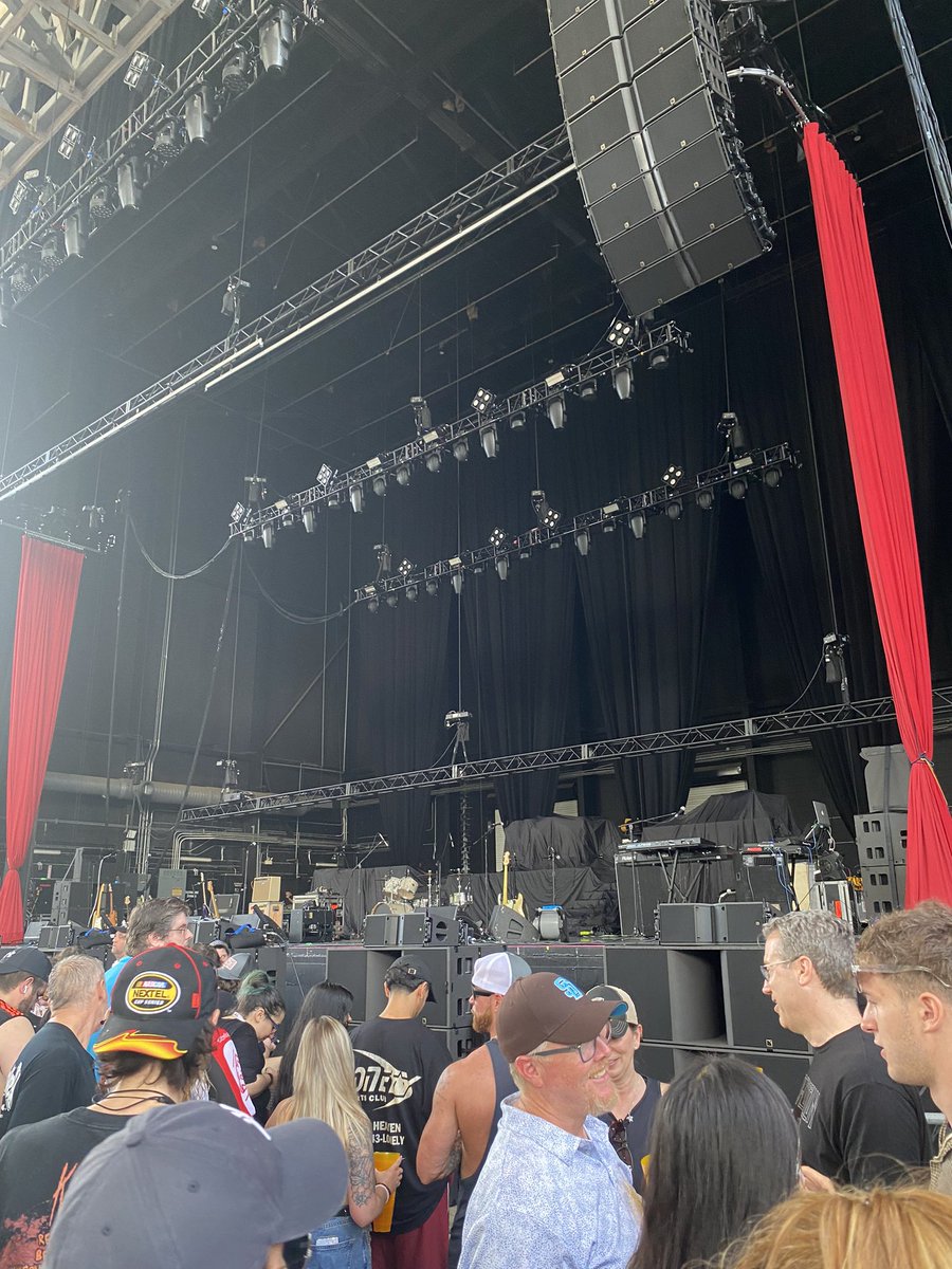 3 TIMES A CHARM! THIS WAS MY 3RD MEETING WITH MY FAVORITE ACTOR <a href="/Corey_Feldman/">Corey Feldman</a>. THE SHOW IN ALPHARETTA GEORGIA CANCELED HIS PART BUT HE MADE UP FOR IT WITH THE AFTER PARTY SHOW IN THE LUNCH ROOM. I WAS SAD 😔 AT FIRST BUT HE TURNED IT INTO HAPPINESS THAT NIGHT. ❤️ CF SO MUCH!!