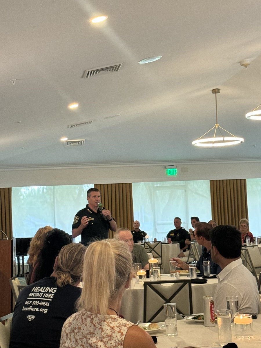 JohannaForFL's tweet photo. Congratulations to Commissioner Mayra Uribe and Sheriff John Mina, for their commitment to keeping our communities informed and safe. Thank you for updating the Rio Pinar community about crucial safety and infrastructure initiatives.. #Community #SafetyMatters #LeadershipIn https://t.co/8AT4X4E2JL