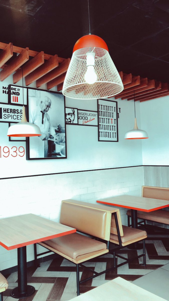 CharlesisMajik's tweet photo. What’s a birthday without food from @KFC_Ghana - The last slide is my mood✌️😂 🔥throughout August.

#CharlesAgyapong #MadeInStyle #birthday #kfcghana #kfc https://t.co/aI6lr7A4hJ