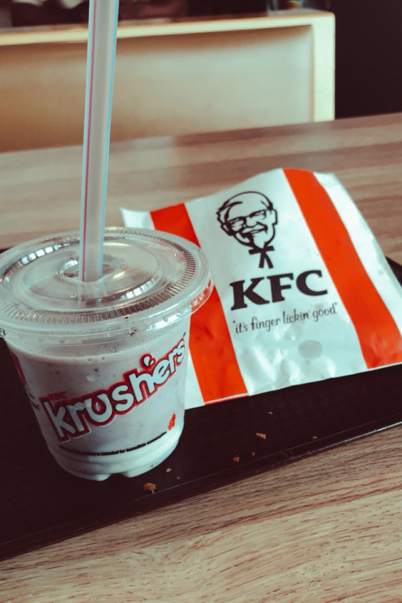 CharlesisMajik's tweet photo. What’s a birthday without food from @KFC_Ghana - The last slide is my mood✌️😂 🔥throughout August.

#CharlesAgyapong #MadeInStyle #birthday #kfcghana #kfc https://t.co/aI6lr7A4hJ