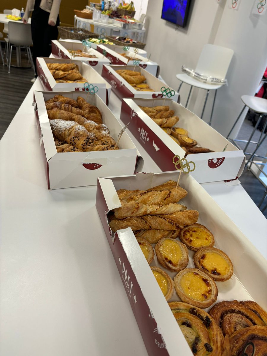 🥯 Breakfast at Blacks! 🥯

This morning, the firm enjoyed a continental breakfast spread featuring everything from fresh fruit and pastries to smoked salmon and bagels. 

The breakfast was in celebration of the Olympics, and it went down a treat! 🏅

#WorkPerks #LawBlacks