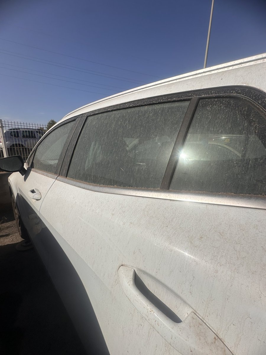 evagomezm's tweet photo. @KiaEspana este es mi Kia sportage de 16 mil km y menos de 2 años. Abandonado en  la calle, motor petado. frente a talleres Kia de Ibiza. Nadie me llama, nadie lo arregla, nadie sabe nada… dos meses inmovilizada y sin respuesta @KiaEspana https://t.co/3Sd5iFZ7ov