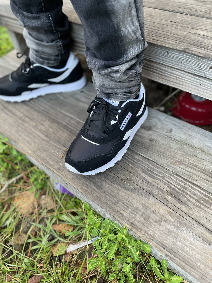 JugginDayz84w's tweet image. #fashionnovajeans #reeboks we coming for that modeling deal 💙💪🏾🙏🏾