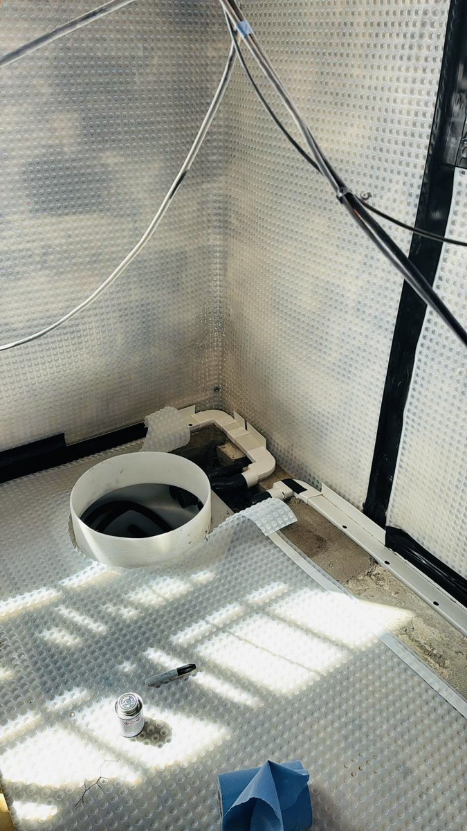 Neat installation of a cavity drain system at the Seafront Office on Weston-super-Mare beach. Wall and floor membrane, perimeter channels and pumps to keep this space dry, with E J McGrath Construction 
#waterproofing #westonsupermare #westonsupermarebeach #somerset