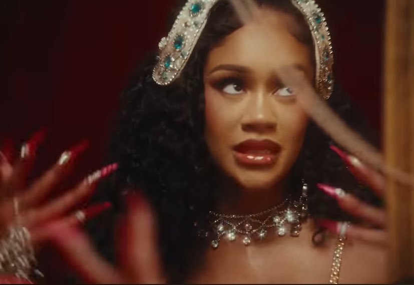 tiffsaprincesss's tweet photo. “ i like it when it goes $$$ , THATS A LUMPSUM”💰🤑🥵💎 @Saweetie  #Proclivities https://t.co/Rbsi227Smg