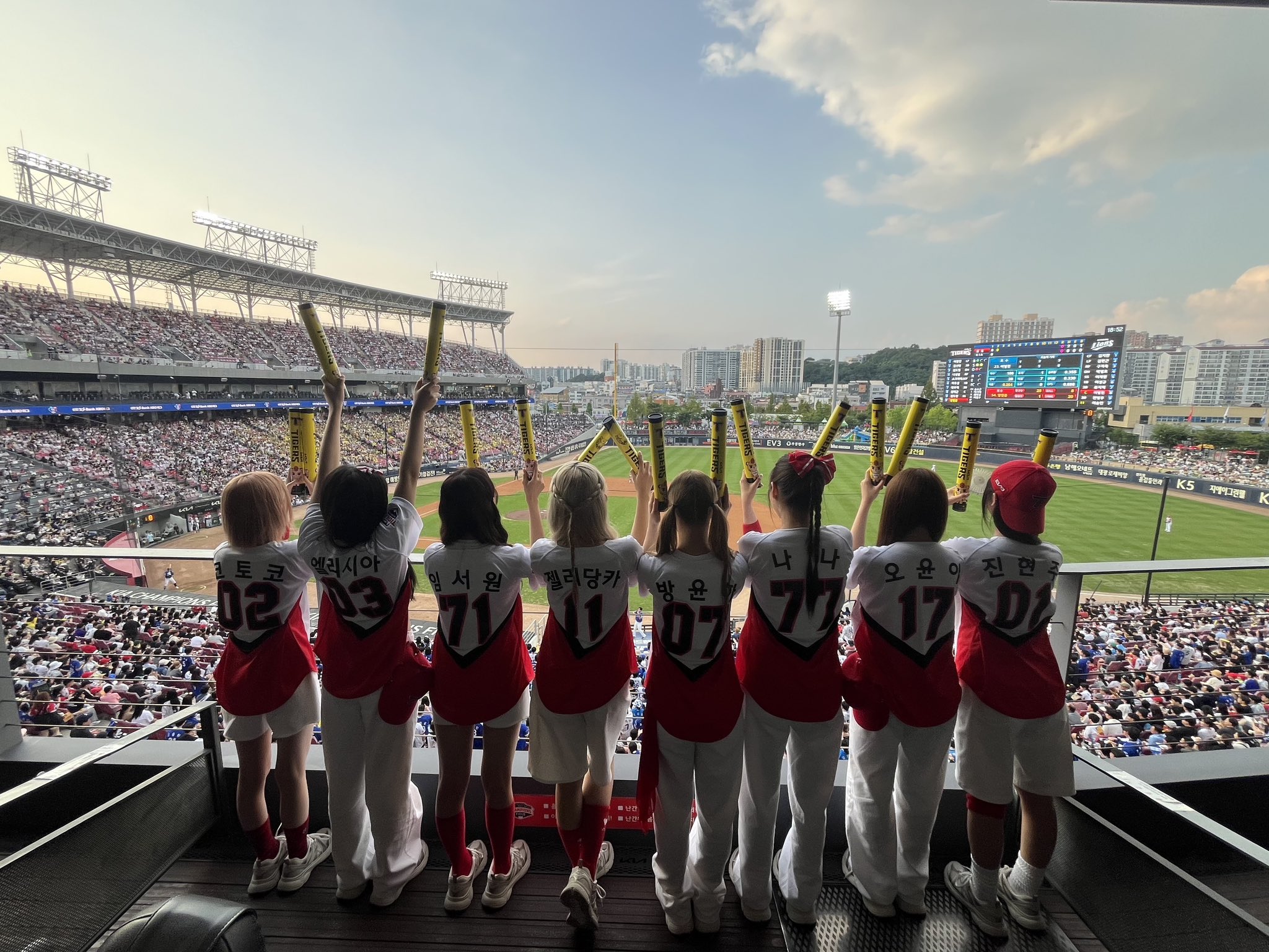 GUi_js9bEAAToG6?format=jpg&name=large