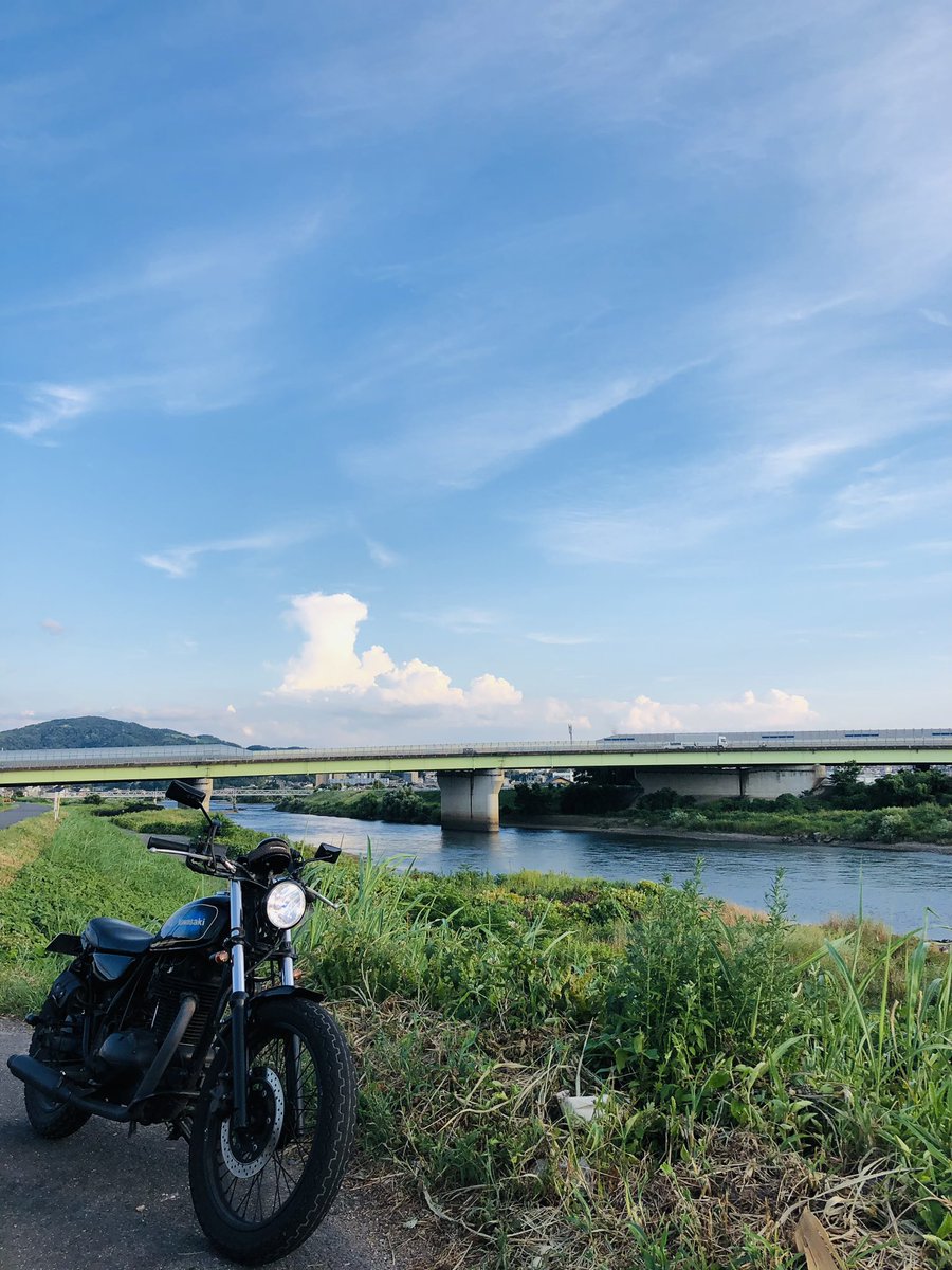 WaGaMoTABI's tweet photo. 京空

#バイク
#バイク乗り
#旅
#神社
#空
#動物
#春夏秋冬
#キャンプ
#野宿
#旅人
#写真
#ご当地グルメ
#バイク旅 https://t.co/bgJfKTGEun