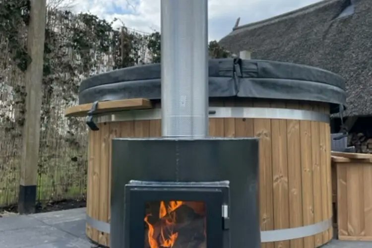 verounicohuizen's tweet photo. Als je van rust en ruimte houdt, ben je bij deze boerderij aan het juiste adres! Het verblijf is zeer ruim en is van alle moderne gemakken voorzien waar modern en authentiek samenkomen.

https://t.co/OURiJ9cjCt

#vakantiehuishuren #Drenthe #Dwingeloo #weekendjeweg https://t.co/LQOAEXmA96