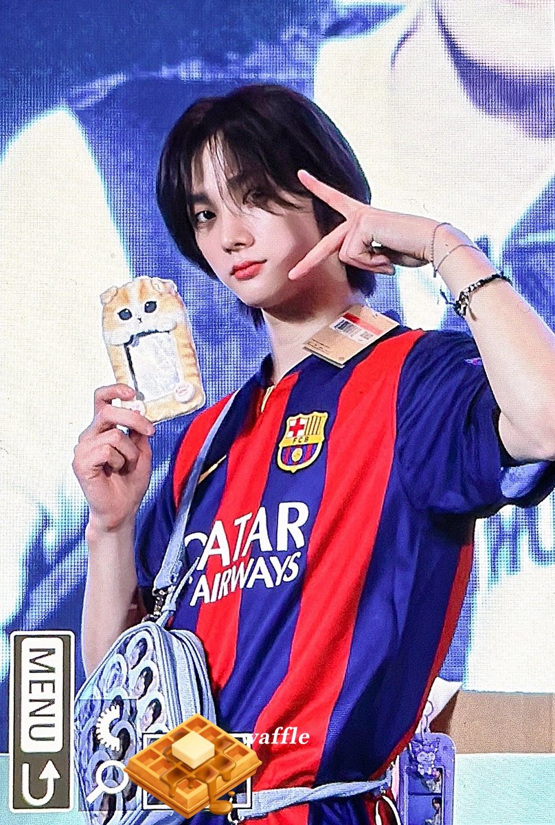 𝘄𝗮𝗳𝗳𝗹𝗲 tweet media