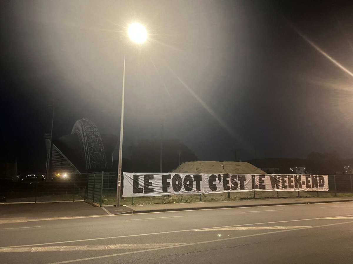 09/08/2024
Clermont-Ferrand
Stade Gabriel-Montpied et sièges des médias locaux (France 3, La Montagne, France Bleue)

"Le foot c'est le week-end"