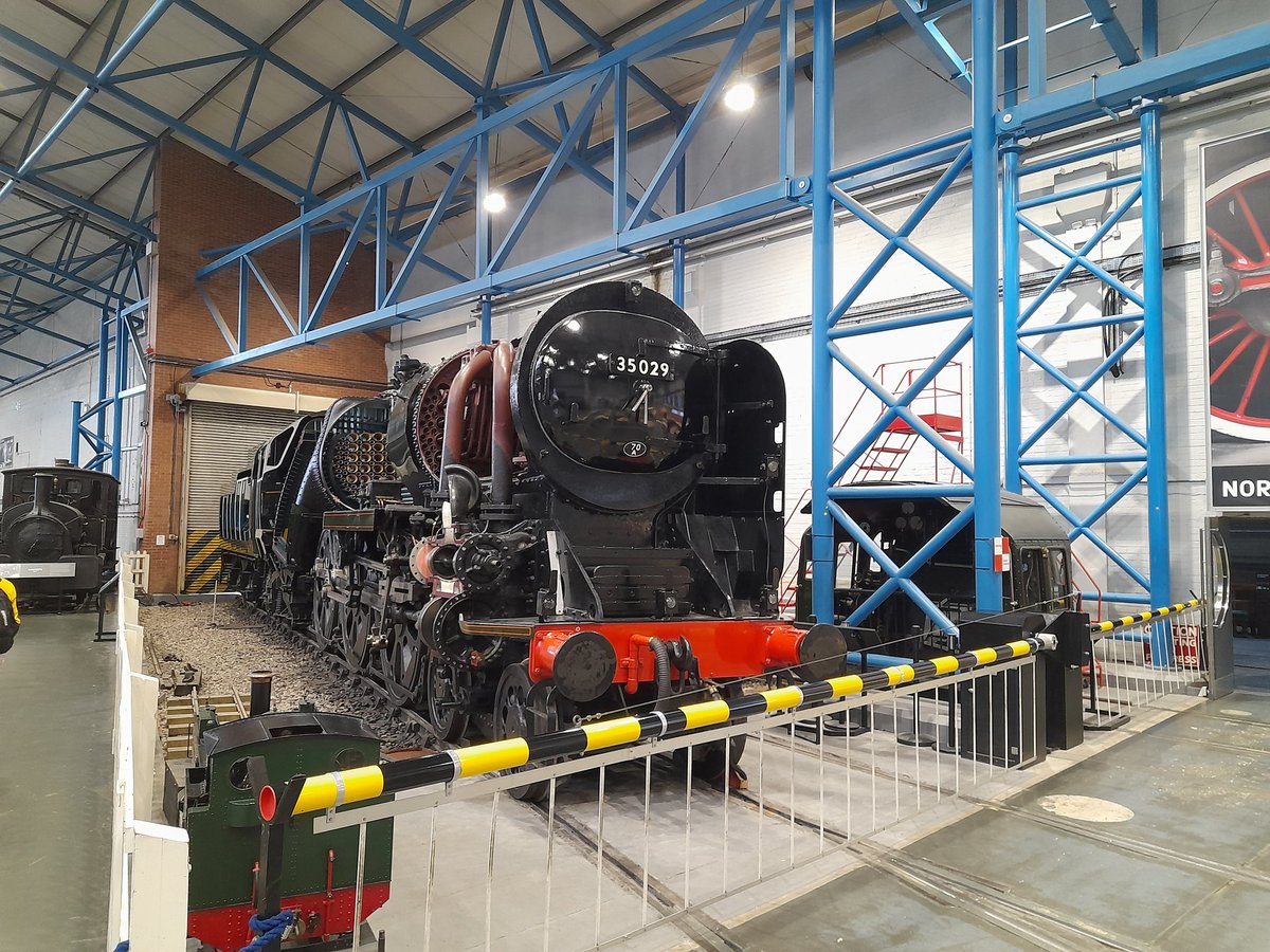 jaymz_hatstand's tweet photo. Good to see 35029 Ellerman Lines reunited with its tender. Presumably ready to go straight back on the main line, henc its positioning! #ClassicSteam #Railways #Heritage #Bulleid https://t.co/MP0ODIvuTN