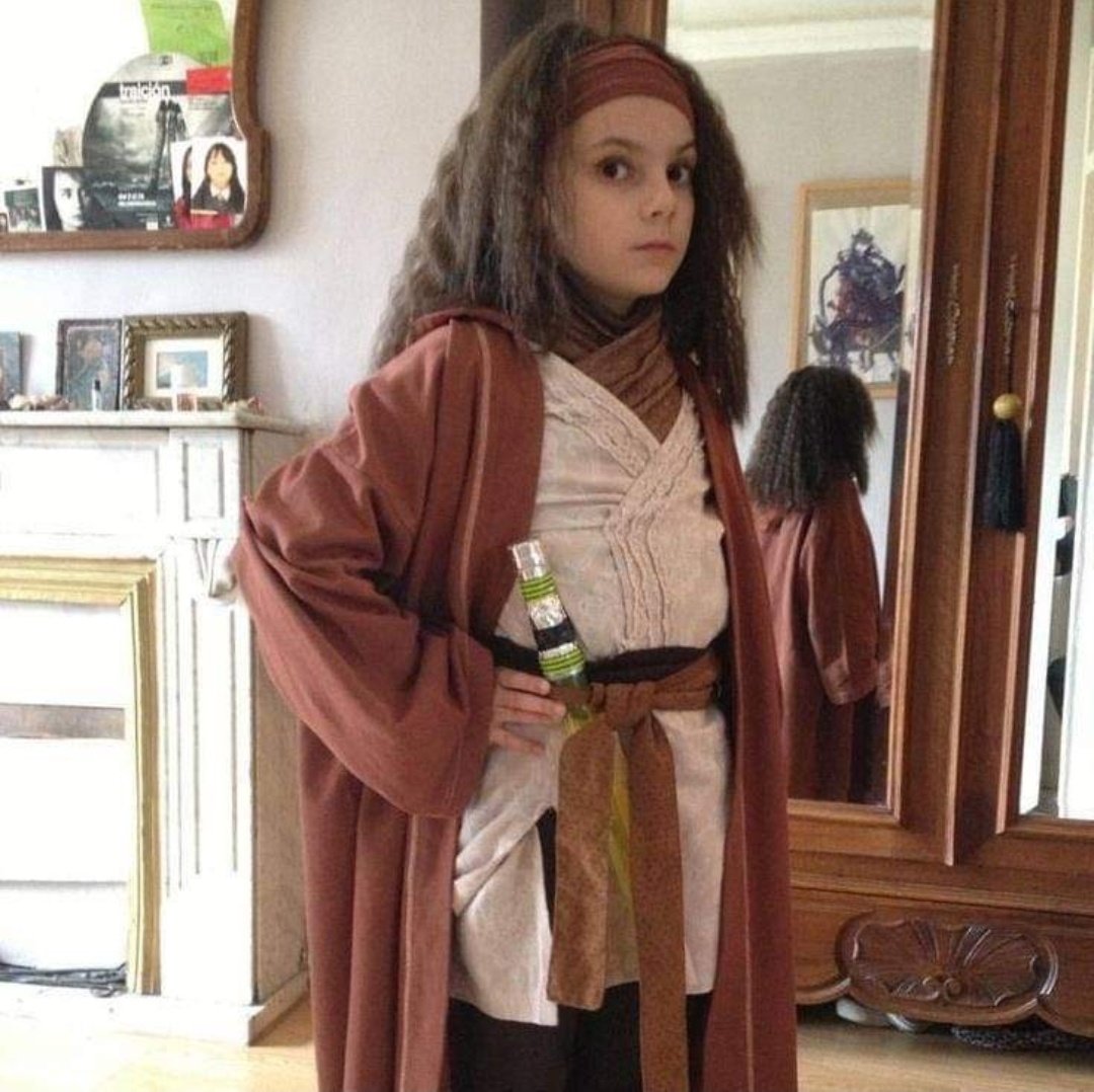 SWjedi66's tweet photo. Depuis toute petite Dafne Keen voulait être un jedi, des années plus tard, elle réalise son rêve en jouant la padawan Jecki Lon. 🌟 https://t.co/b3CFxYrS5a
