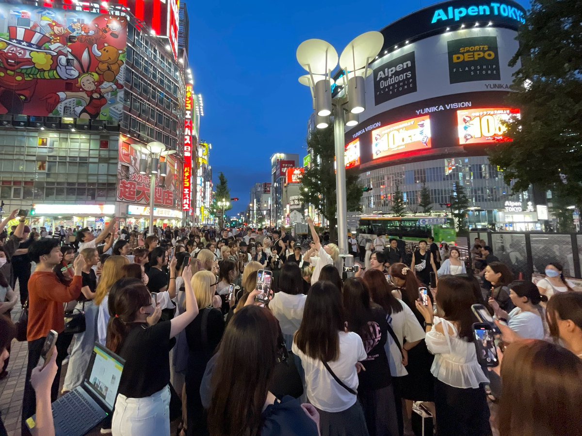 lento_oga's tweet photo. 路上 暑い中来てくれてありがとう 

幸せな時間を過ごせました

これからも歌い続けるね。 https://t.co/rUn6McQETC