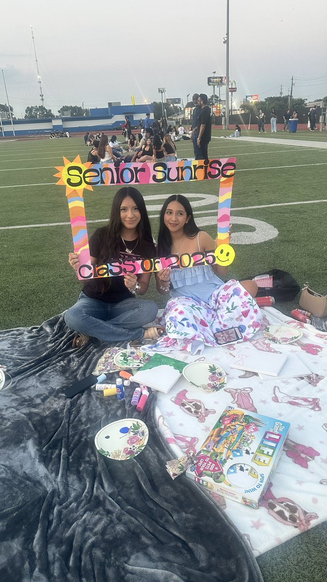 Lulu DeAnda tweet media