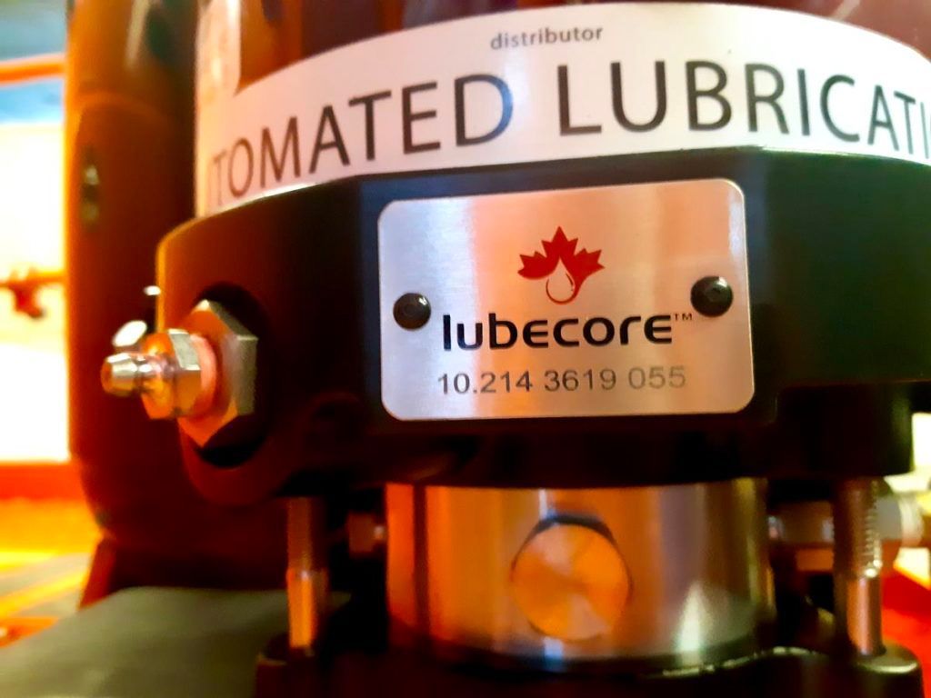 LubecoreCO's tweet photo. Lubecore’s Next-Gen Lubrication Systems! 

Proudly made in Canada, our automated greasing systems prioritize quality to keep your equipment running longer and simplicity for easy integration. Trust Lubecore to ensure your equipment lasts for generations.

#Lubecore https://t.co/x2thLUYjy0