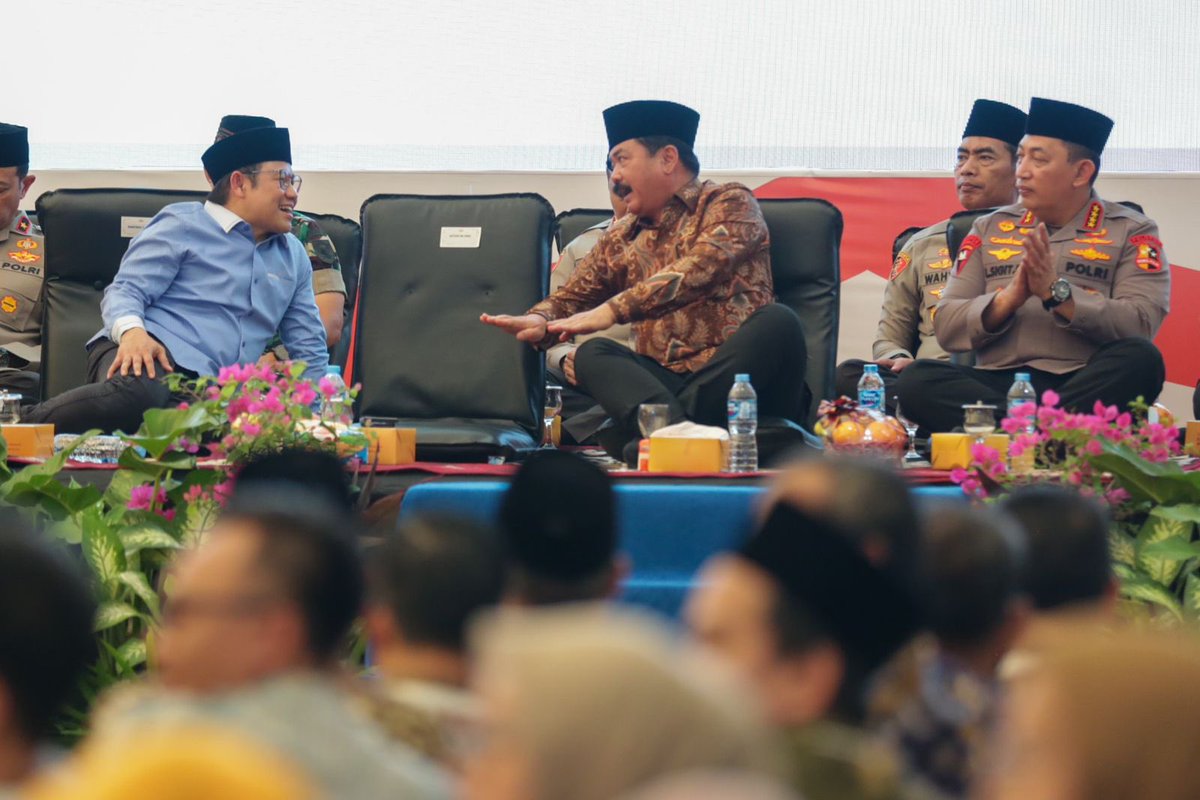 cakimiNOW's tweet photo. Kongres PMII Palembang
Selamat kepada semua sahabat seperjuangan.
Bergeraklah terus ! https://t.co/2N6edy2T5O
