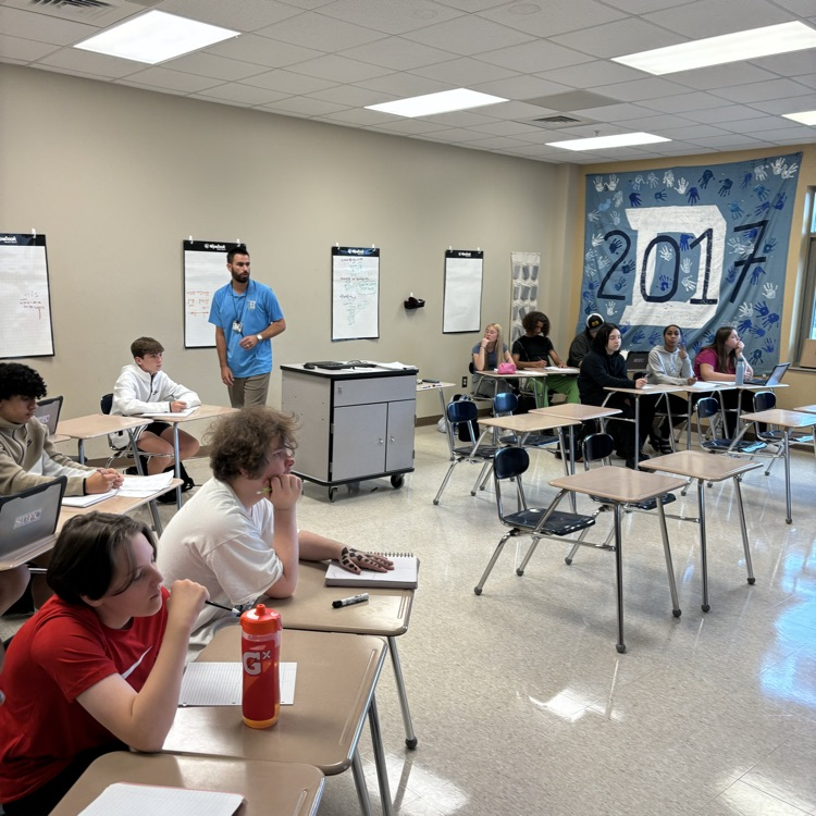 DWDanielHigh's tweet photo. Lots going on in pe, math, and social studies mixed in with dual enrollment and junior class meetings and a busy campus after school #day006 https://t.co/pGiIuyKix4